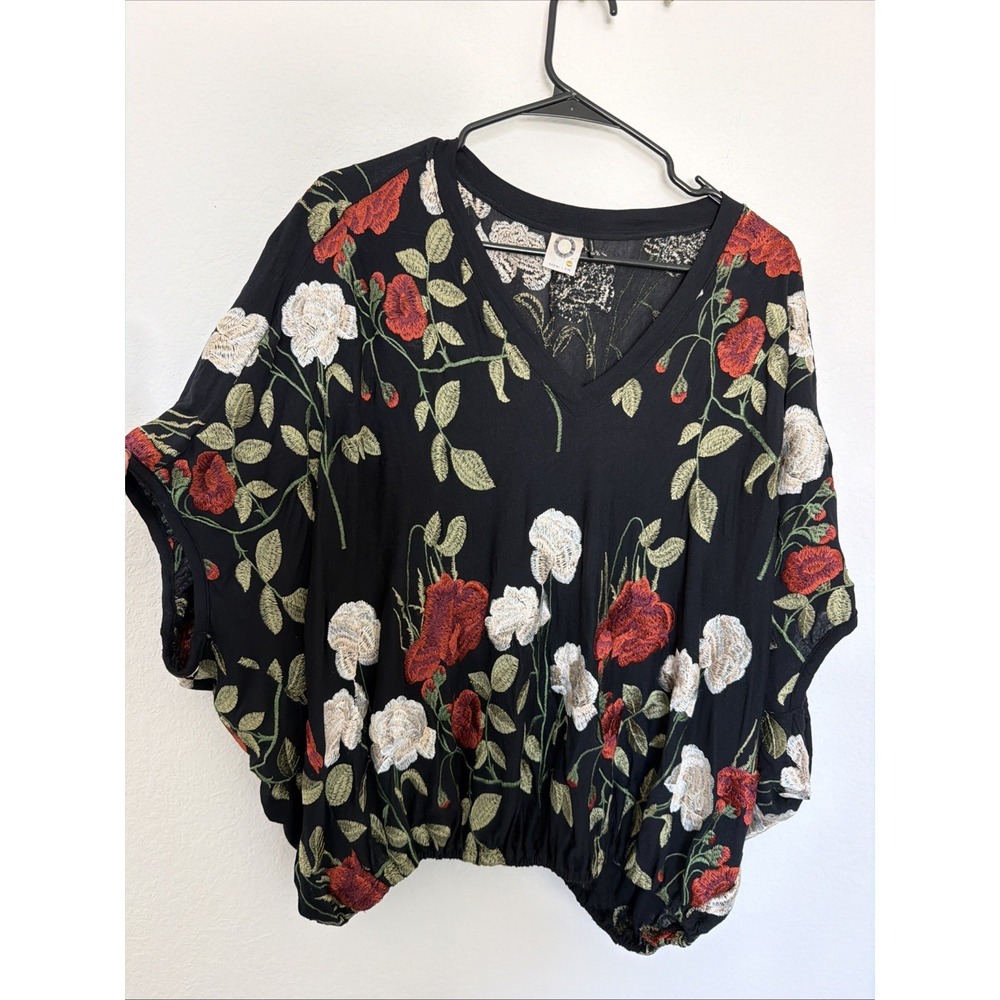 Anthropologie AKEMI + KIN BLACK Allora Floral Embroidered Oversized Top Sz XS/SP